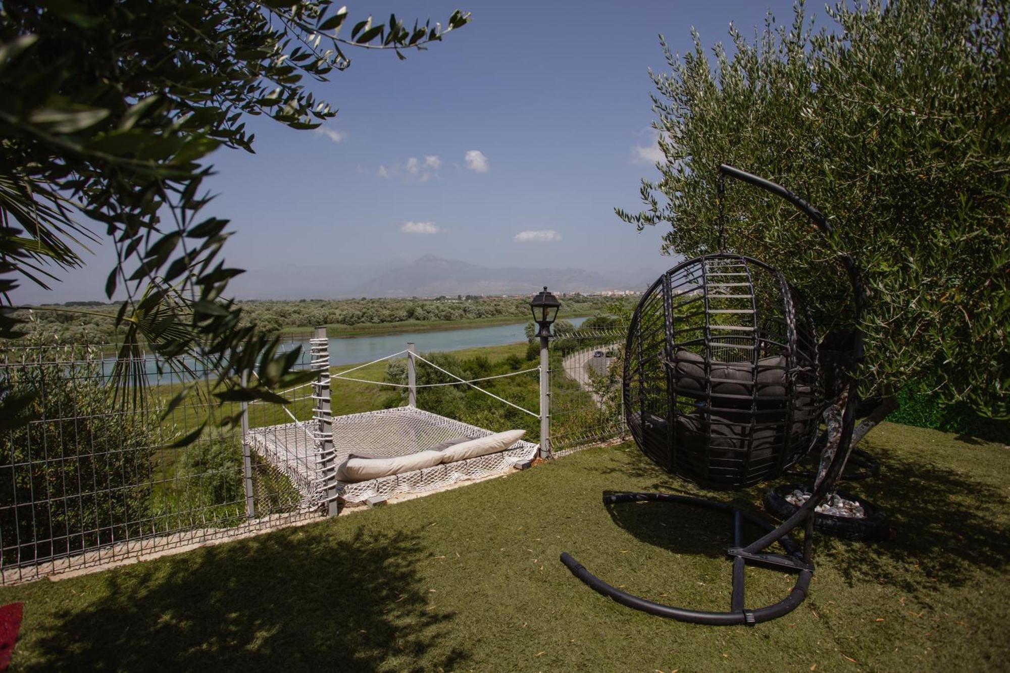 446 Tiny House Shiroke Villa Buitenkant foto