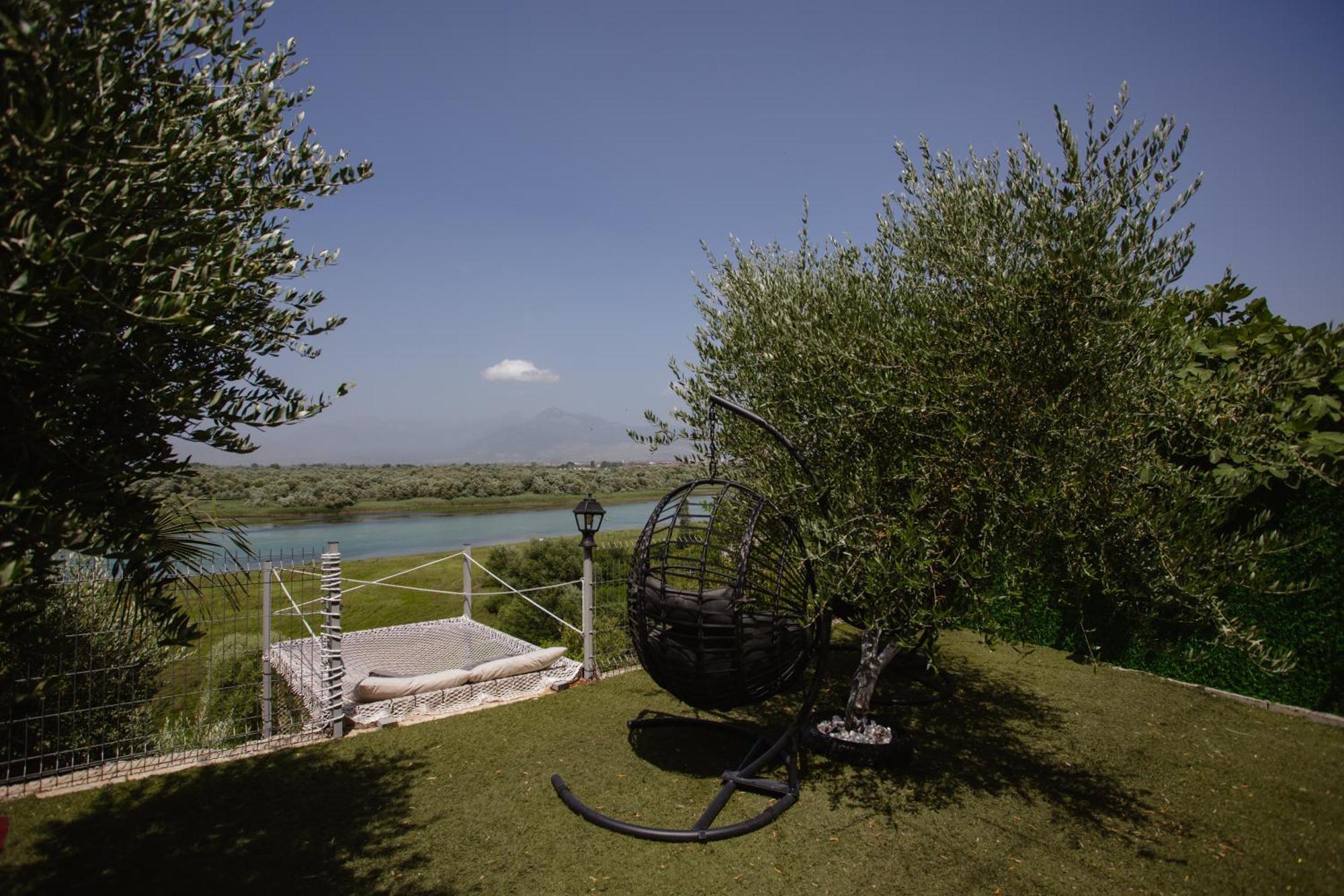 446 Tiny House Shiroke Villa Buitenkant foto