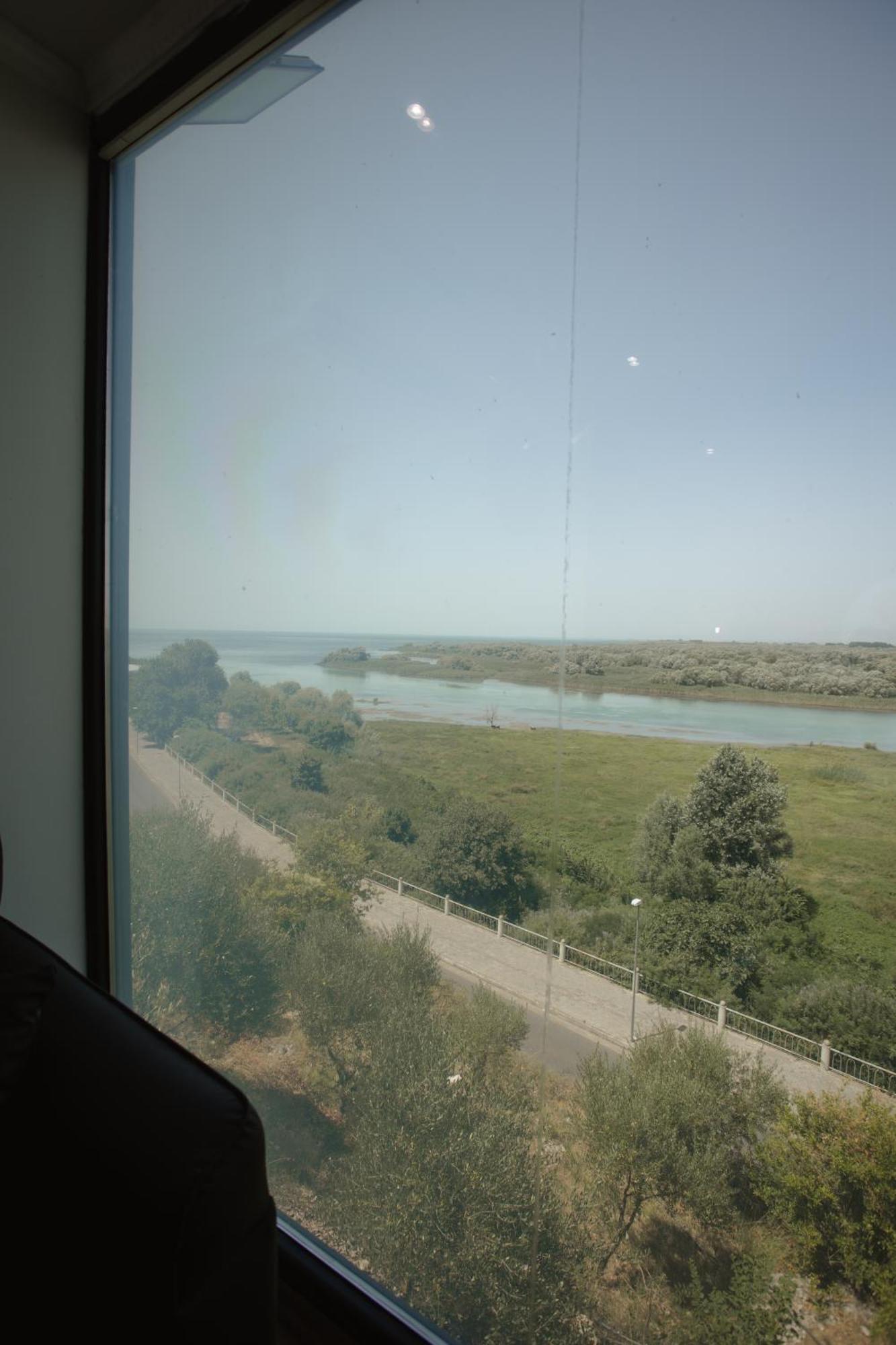 446 Tiny House Shiroke Villa Buitenkant foto