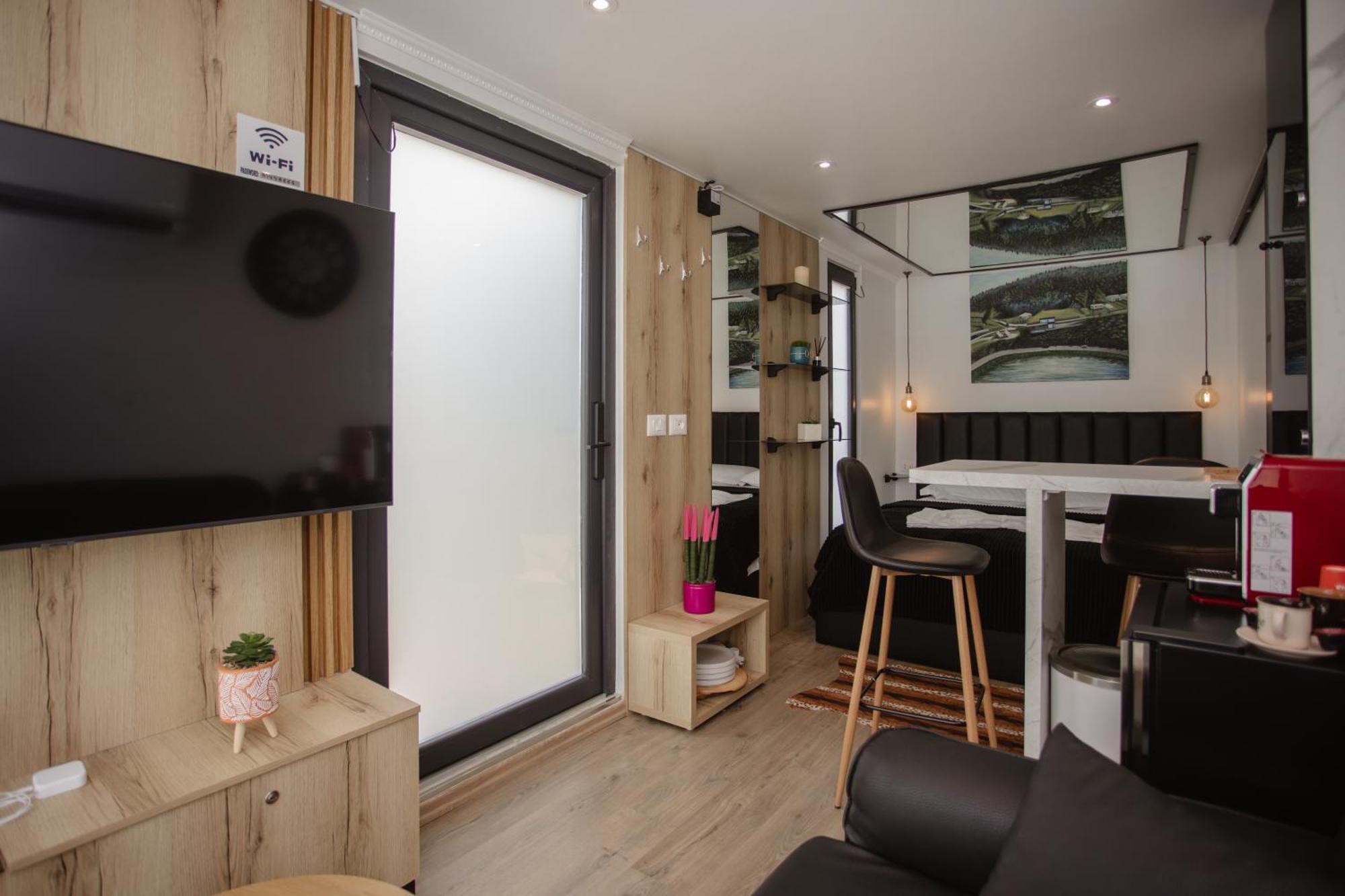 446 Tiny House Shiroke Villa Buitenkant foto