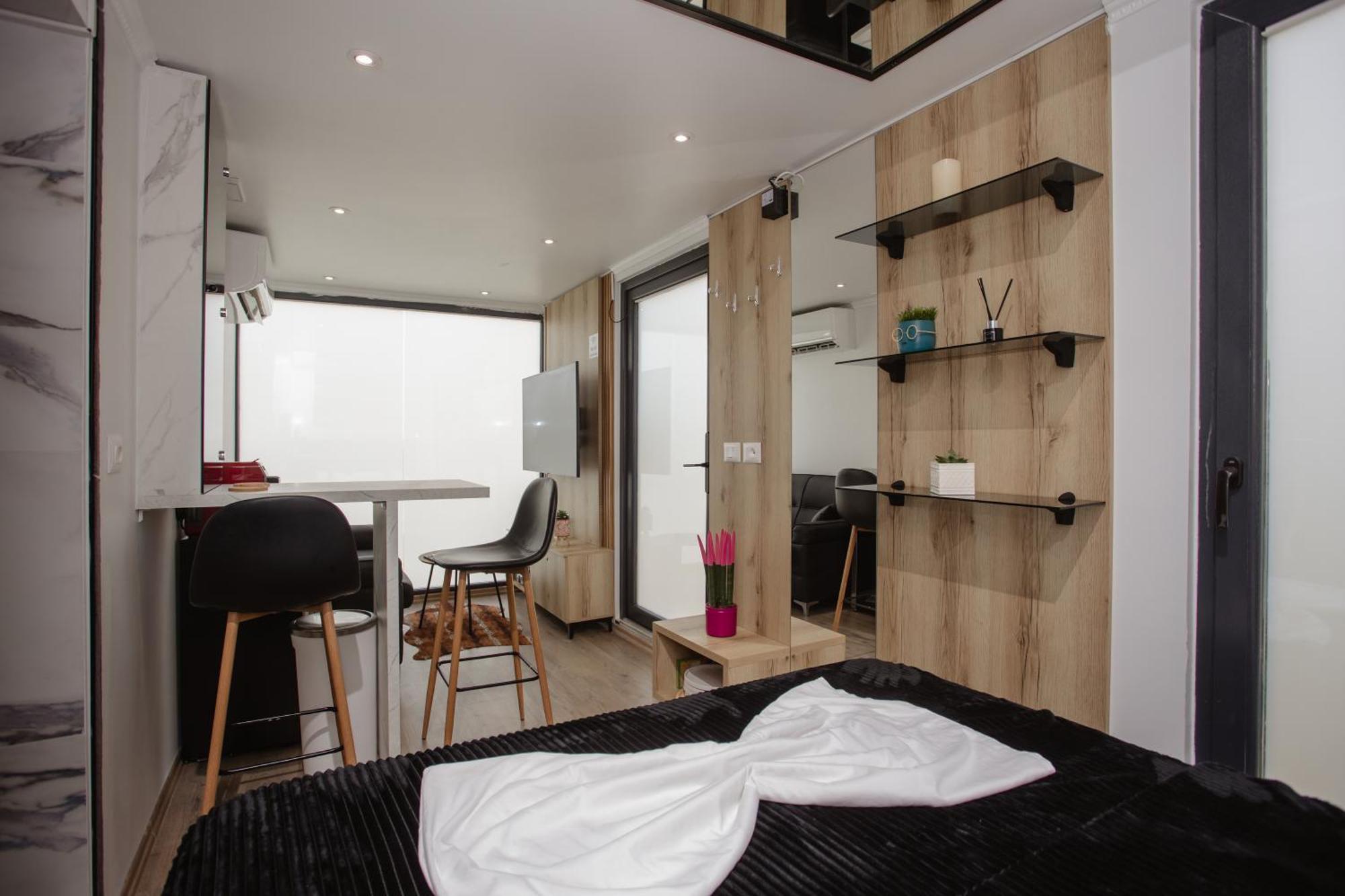 446 Tiny House Shiroke Villa Buitenkant foto